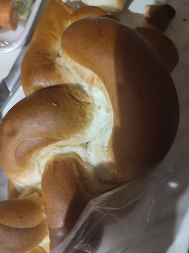 Opinii despre Friss Pékség în Mór - Vendéglátás