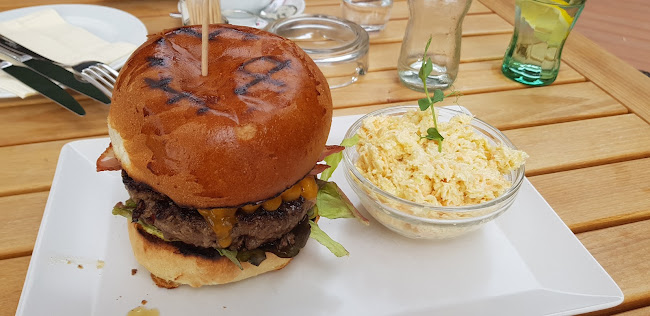 Apáti Étterem, Kávézó