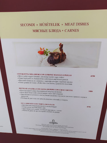 Budapest, Váci u 25, 1052