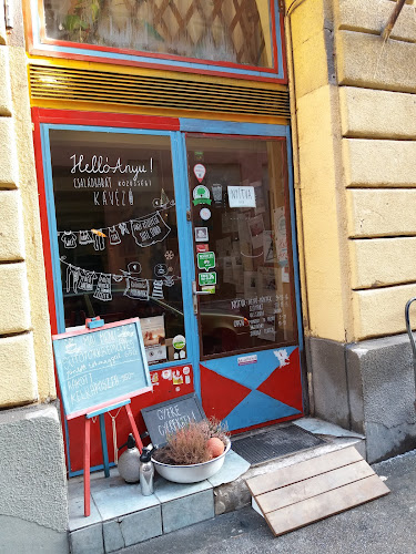 Opinii despre HellóAnyu! Kávézó în Budapest - Vendéglátás