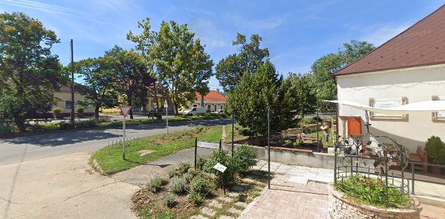 Balázs Kávézó Cukrászda,Kisvendéglő