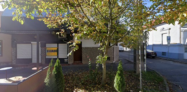 Kis- Piramis Söröző