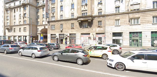 Opinii despre Főbejárat Söröző în Budapest - Vendéglátás