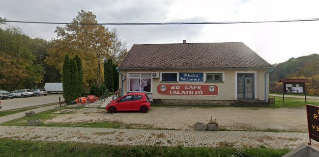 20 Cafe Falatozó