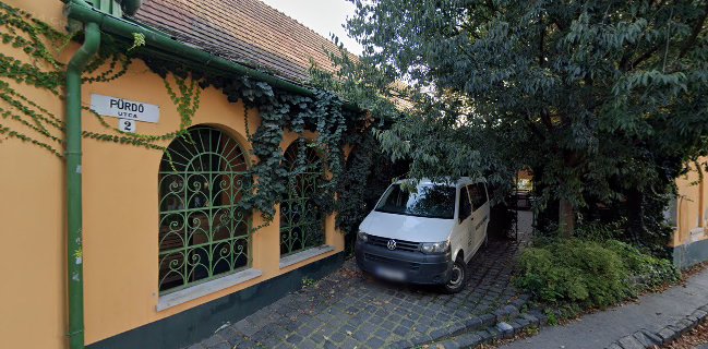 Lámpás söröző és grillterasz