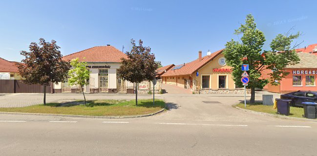 Opinii despre Berva Söröző és Motorkerékpár Múzeum în Jászberény - Vendéglátás