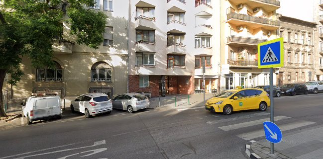 Opinii despre Budai Pékség és Speciality Kávézó în Budapest - Vendéglátás