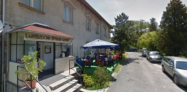 Kastélydomb Kávézó Étterem