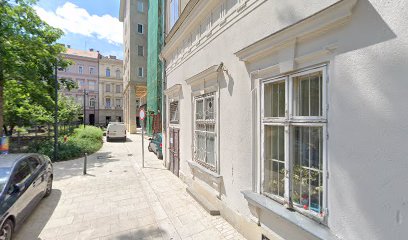 חנות יין ומרכז קניות קטן