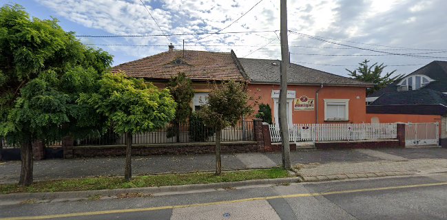 Benedettó Fagylaltozó, Kávézó