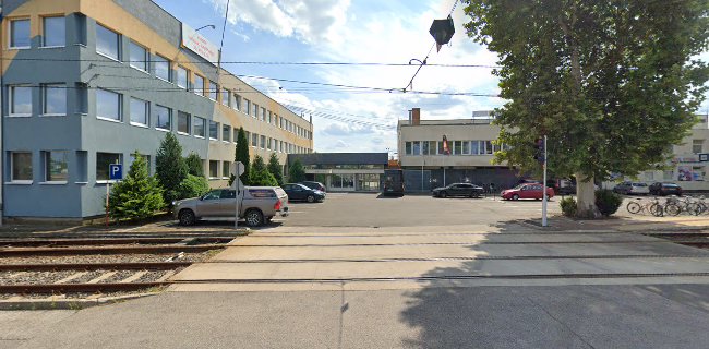 Bélkereskedés és Húsüzem Szalámi Shop Kft.