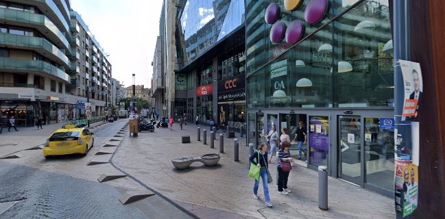 Opinii despre Lipóti Pékség Corvin în Budapest - Vendéglátás