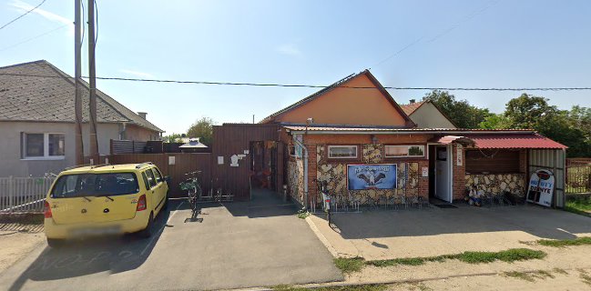 Fehér Sólyom Presszó